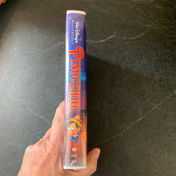 DISNEY | 2 Sealed VHS Tapes | 101 Dalmatians and Pinocchio - Picture 16 of 16